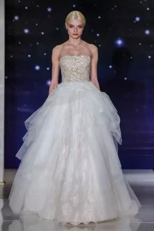 Reem Acra Ua Enchanted Paj Ntaub rau Caij nplooj ntoos hlav Bridal