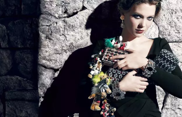 Léa Seydoux už „Prada Resort 2012“ kampaniją, kurią sukūrė Stevenas Meiselis