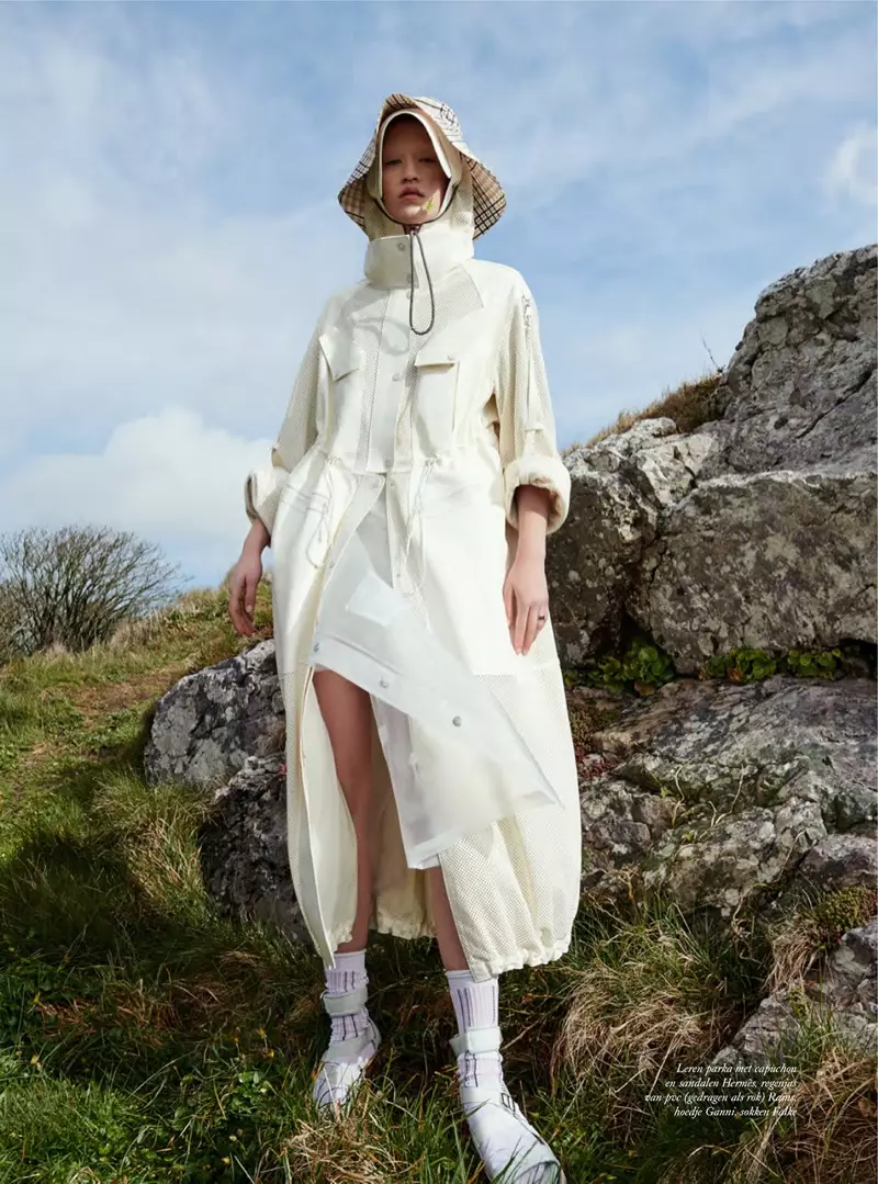 Elizabeth Davison Ola i le Olaga Faigofie i Harper's Bazaar Netherlands