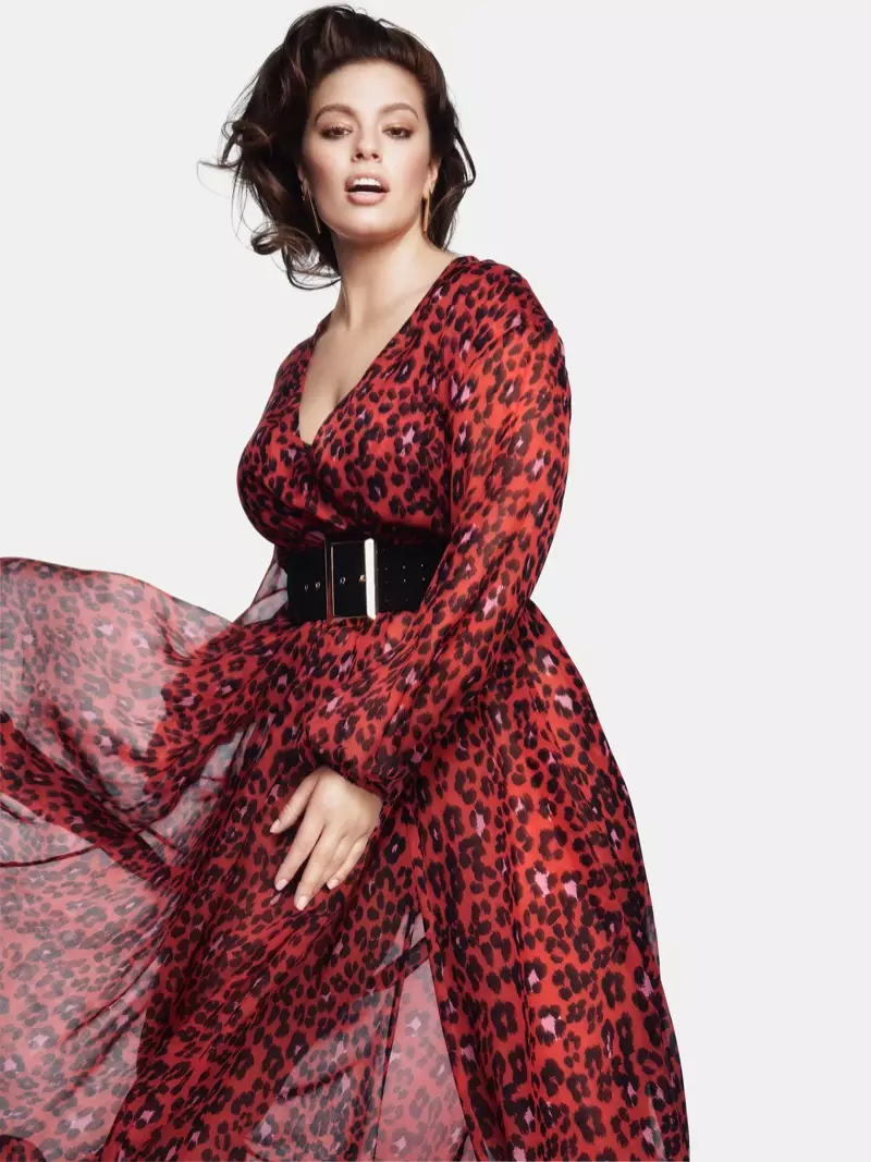 Klaaid yn in reade luipaardprint jurk, Ashley Graham foarset Marina Rinaldi hjerst-winter 2018 kampanje