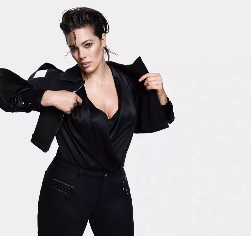 Ashley Graham kanaliserar 1980-talsstil och poserar för Marina Rinaldi Denim höst-vinter 2018-kampanj