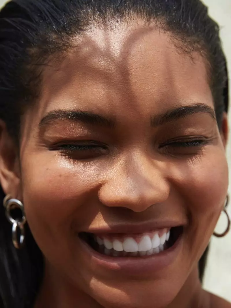 Chanel Iman posiert in sonnigen Styles für ELLE Croatia