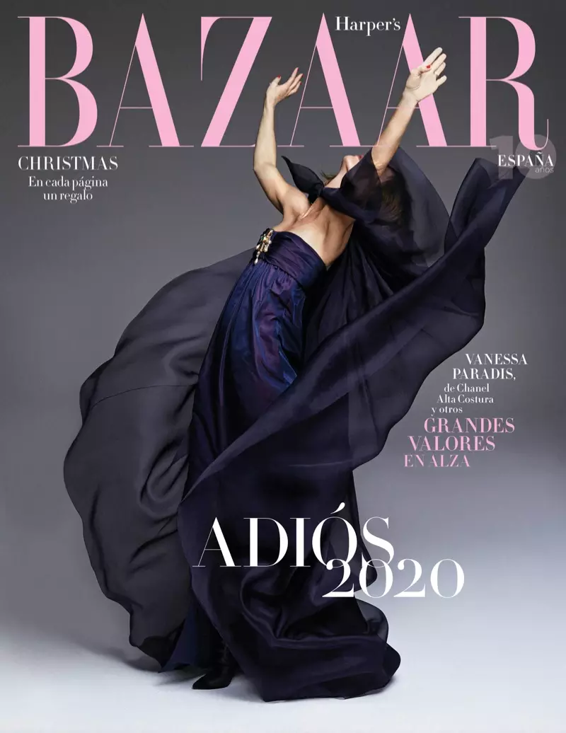 Xavi Gordo fotografía a Vanessa Paradis para Harper's Bazaar España.