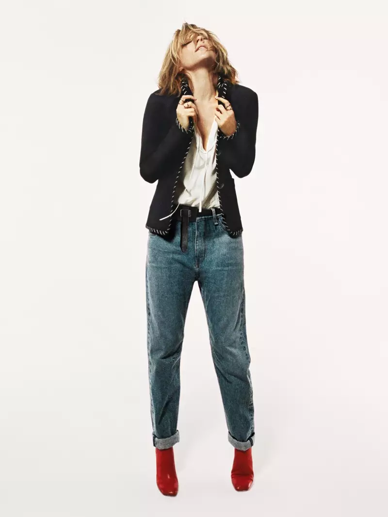 Rag & Bone Redgrave Blazer màu Navy, Bennett Top màu Blanc, Engineer Jean trong Vintage Wash và Ellis Boot màu đỏ