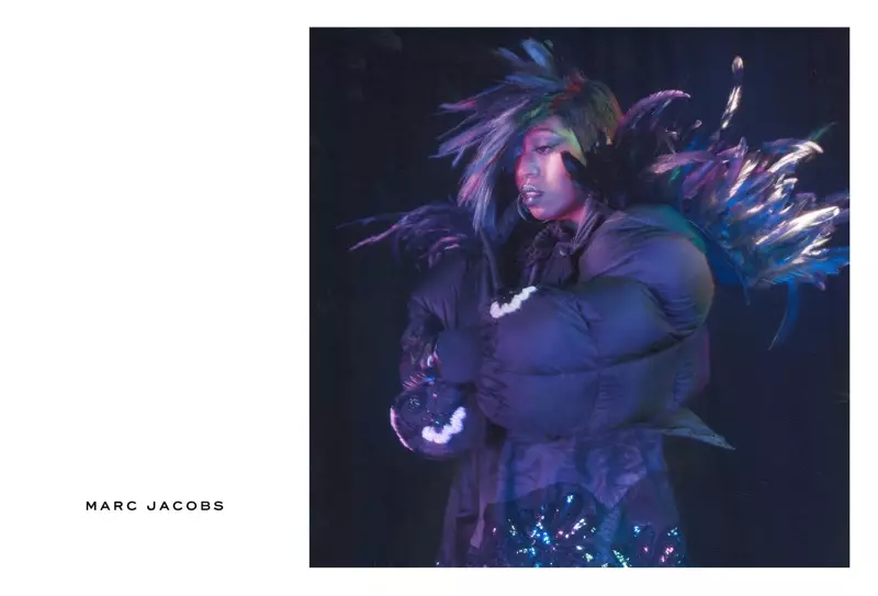 Missy Elliott hnub qub hauv Marc Jacobs 'lub caij nplooj zeeg-lub caij ntuj no 2016 phiaj xwm