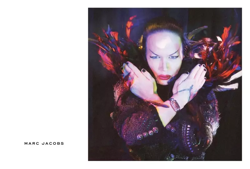 Kembra Pfahler joacă în campania de toamnă-iarnă 2016 a lui Marc Jacobs