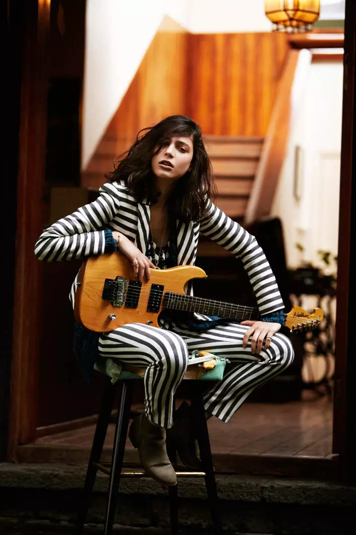 Lorena Okhuysen fai música para Elle Mexico Shoot de Santiago Ruisenor