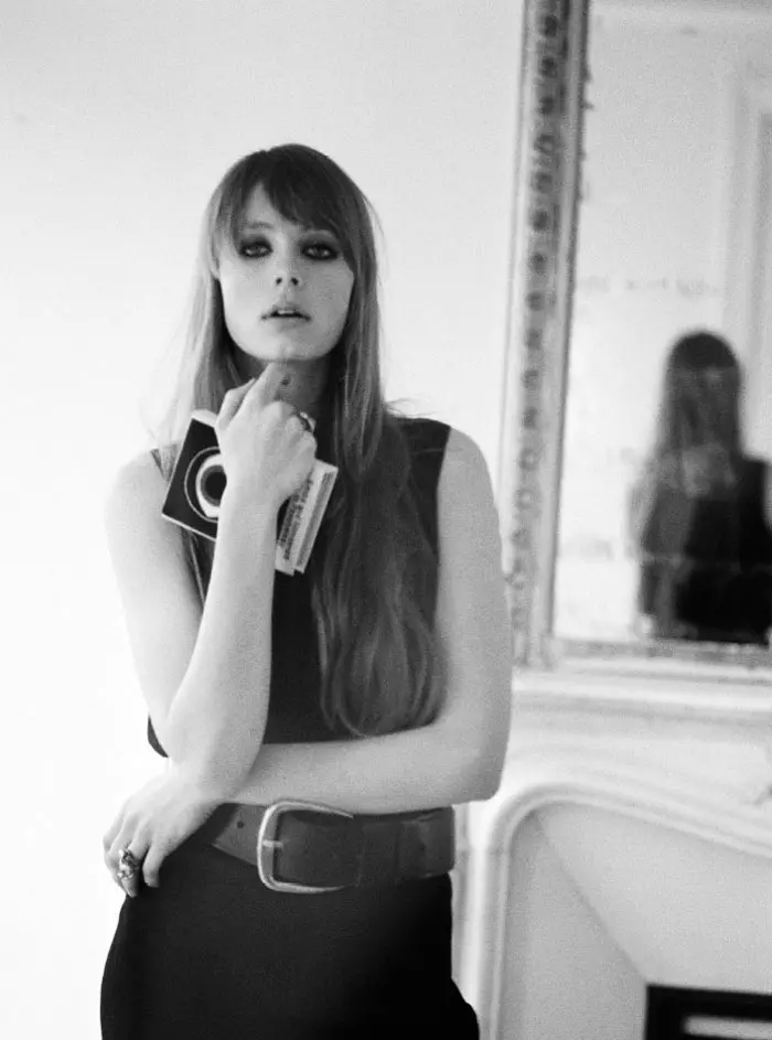 Edie Campbell door Ami Sioux voor Rika Magazine L/Z 2012