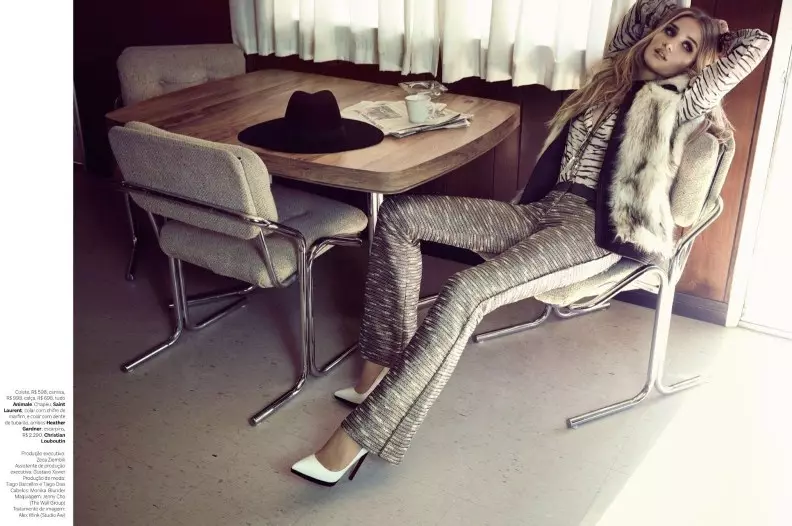 Рози Хантингтон-Уайтли Vogue Бразилияның 2013 жылғы сәуірдегі мұқабасының түсіріліміндегі таза гламур.