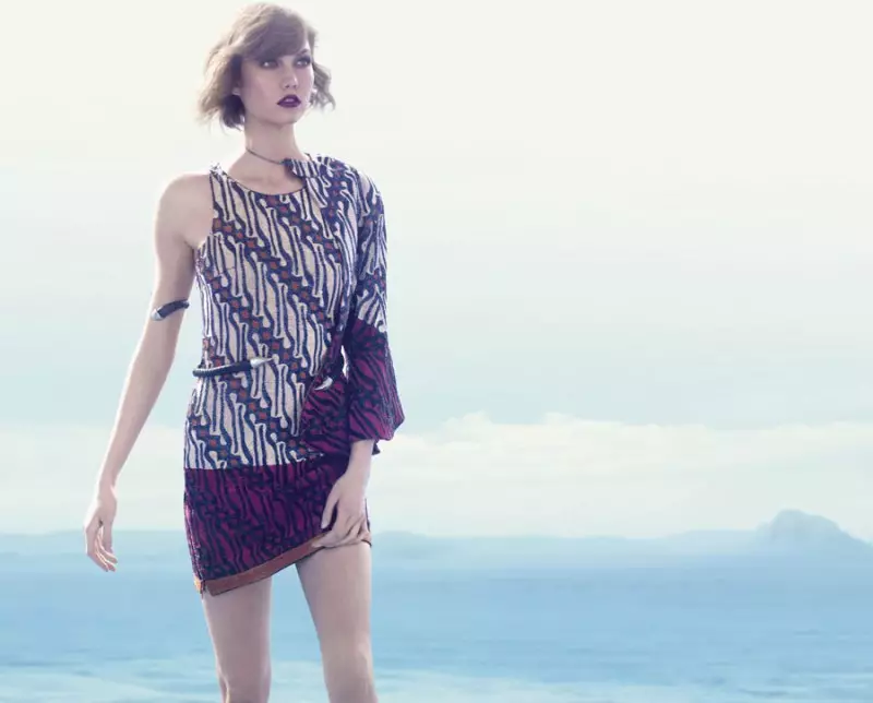 Karlie Kloss Enchants na Mgbasa Ozi Summer 2014 Animale