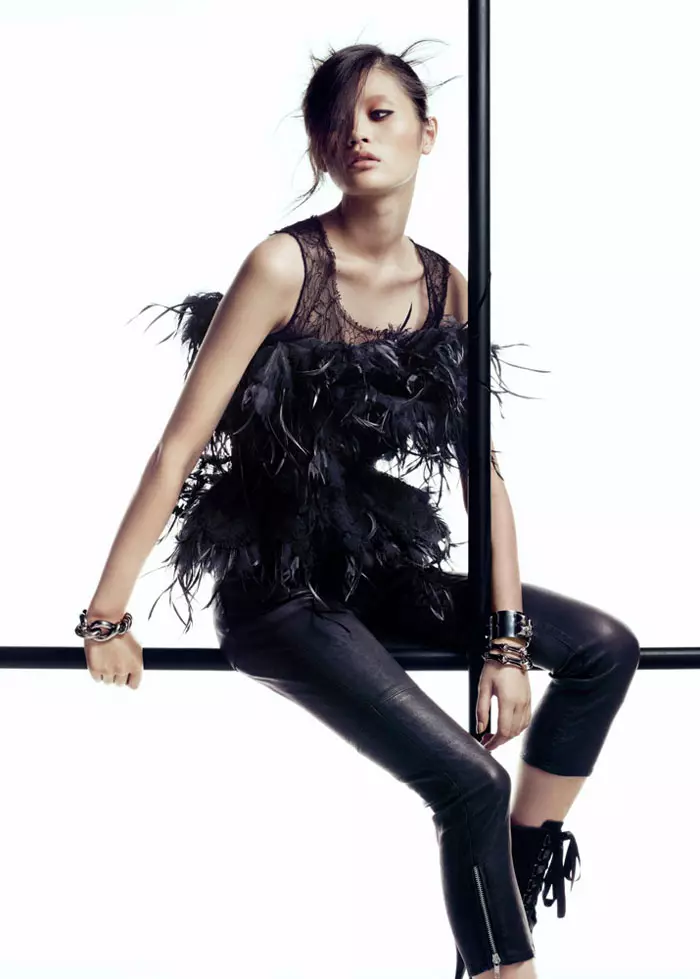 Ming Xi gan Lachlan Bailey ar gyfer Vogue China Rhagfyr 2010