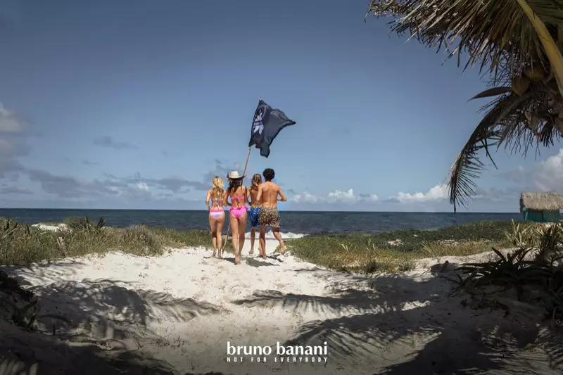 Bruno Banani treffer stranden for sommerkampanjen 2020