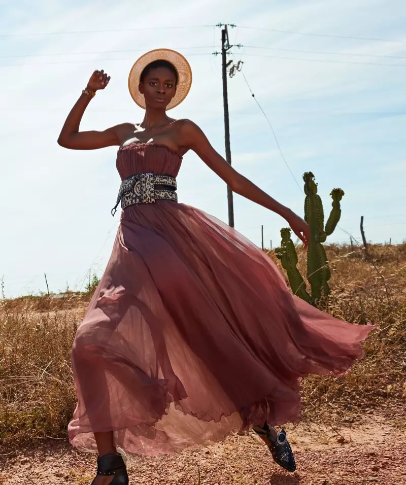 Sisipho Ntsabo modeluje Glamorous Styles dla magazynu Barbara