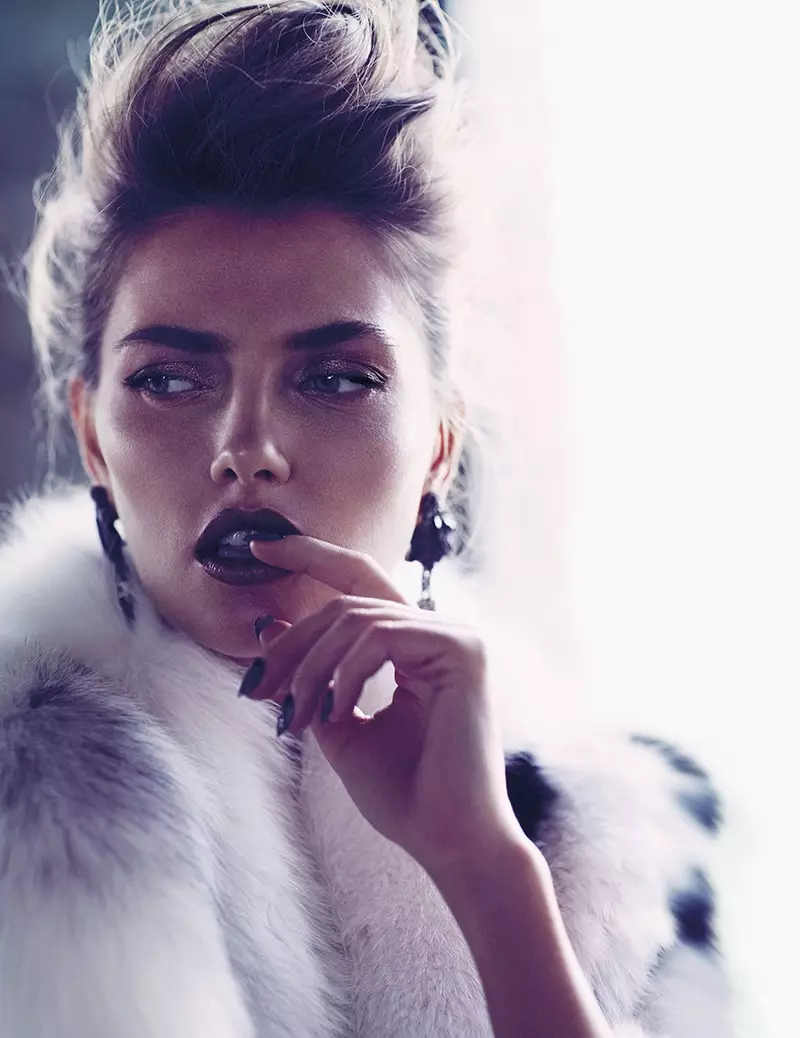 Alina Baikova er moderigtig i pels til Fashion Shoot af Chris Nicholls