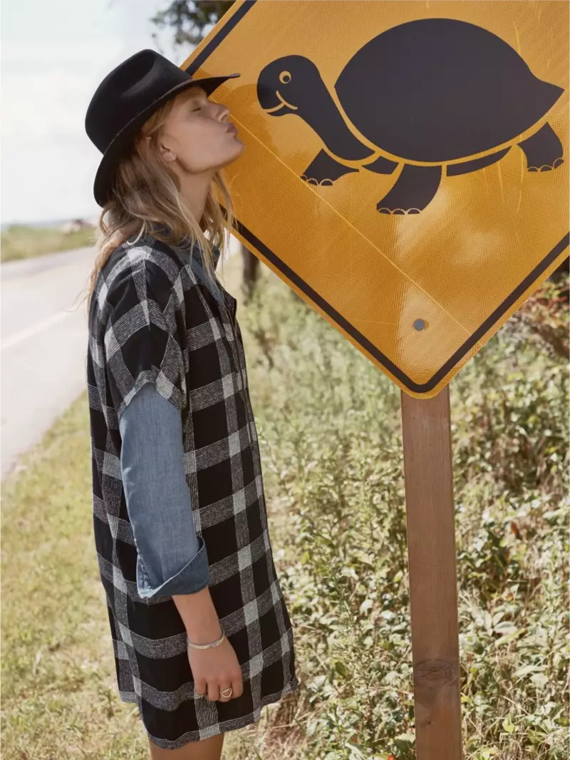 Madewell aurrealdeko soinekoa, Chambray-ko mutil-lagun ohiaren alkandora eta Madewell x Biltmore Felt Fedora