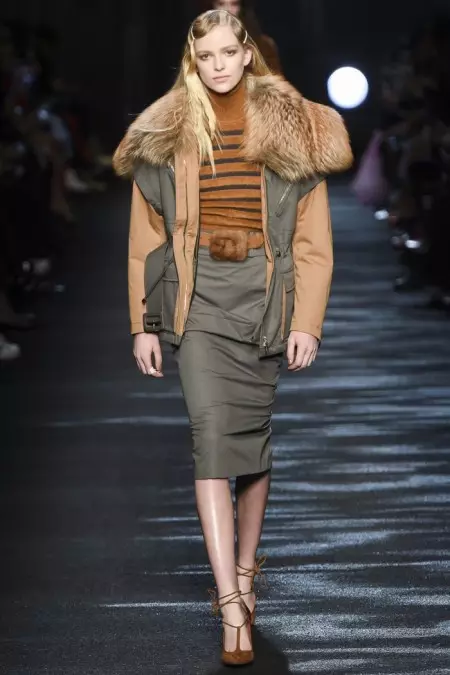 Blumarine Fall 2016 | Beke ea feshene ea Milan