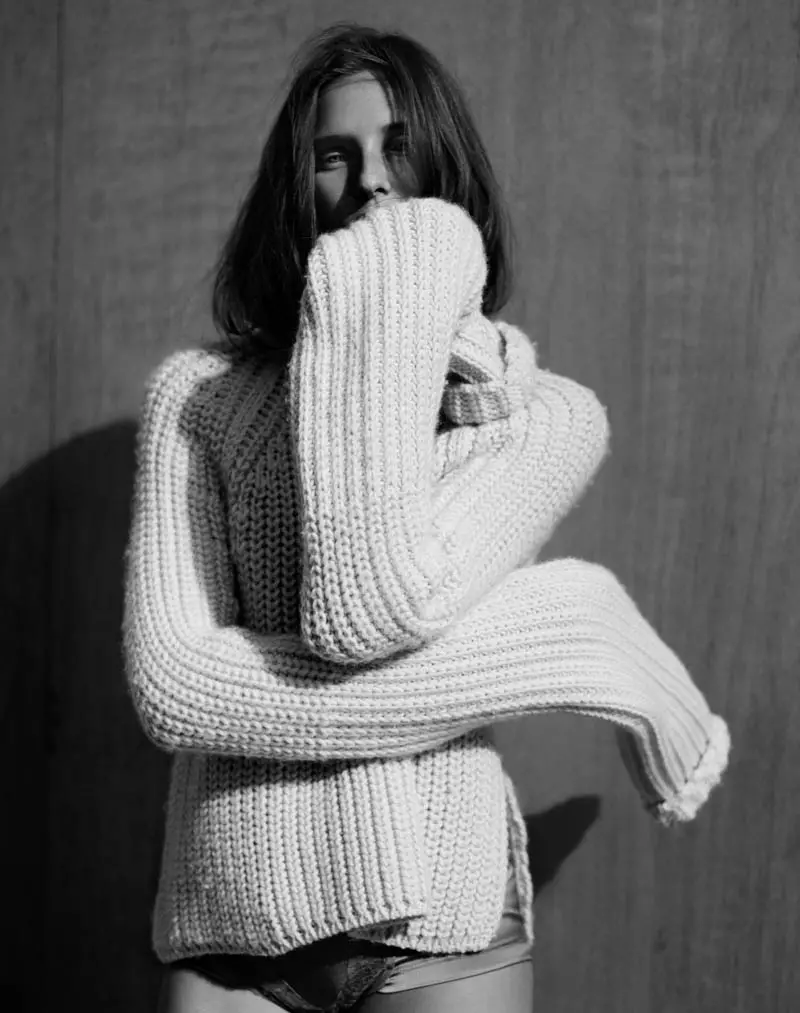 Kelsey Van Mook Models Knitwear for Annemarieke van Drimmelen for Rika