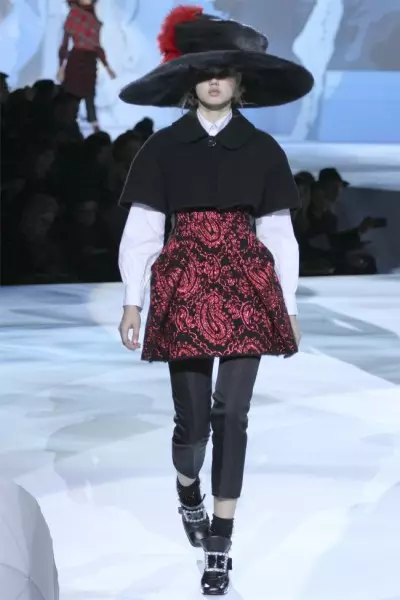 Marc Jacobs Caij nplooj zeeg 2012 | New York Fashion Week