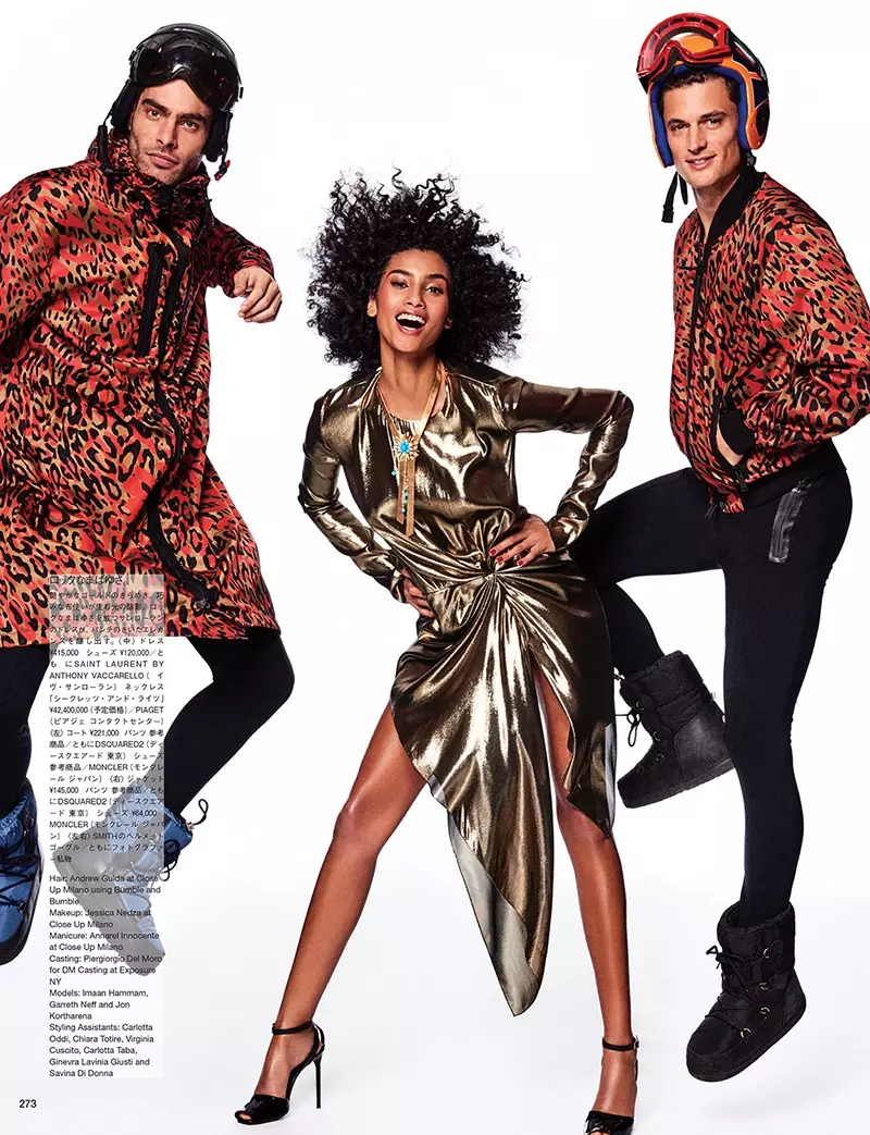 Nagniningning na parang ginto, nag-pose si Imaan Hammam sa metal na damit ng Saint Laurent