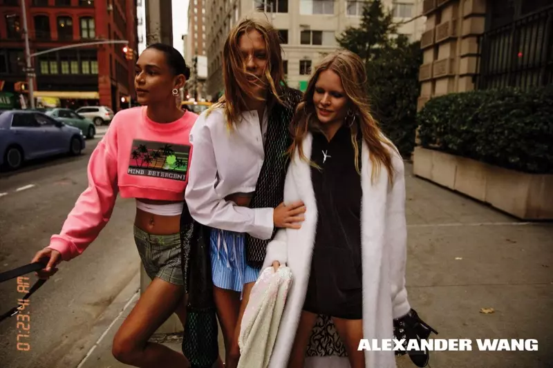 Бинкс Волтон, Лекси Болинг и Ана Еверс се ѕвезди во кампањата на Александар Ванг за пролет 2017 година