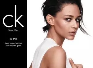 Binx Walton Smolders yn CK One Color Campaign