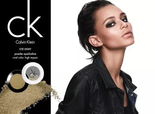 Binx amavala eyeshadow ya ufa kuchokera ku CK One