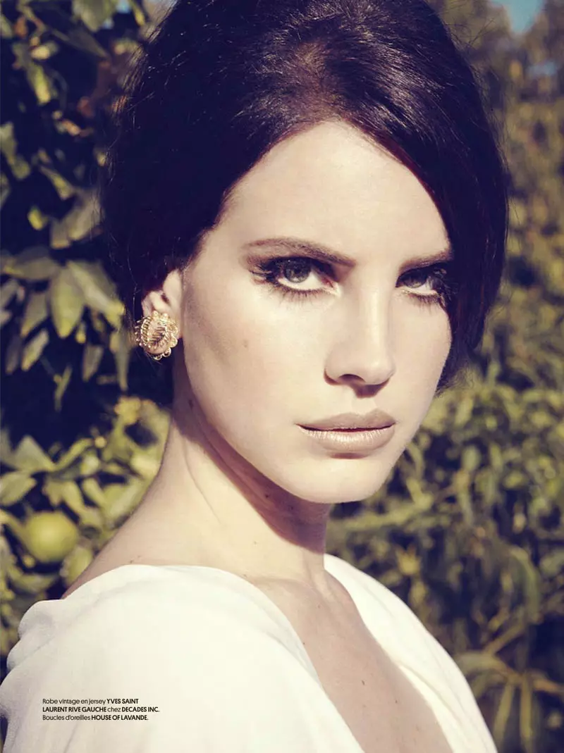 Lana Del Rey Dons Retro Chic för Cover Story of Obsession Magazine #7