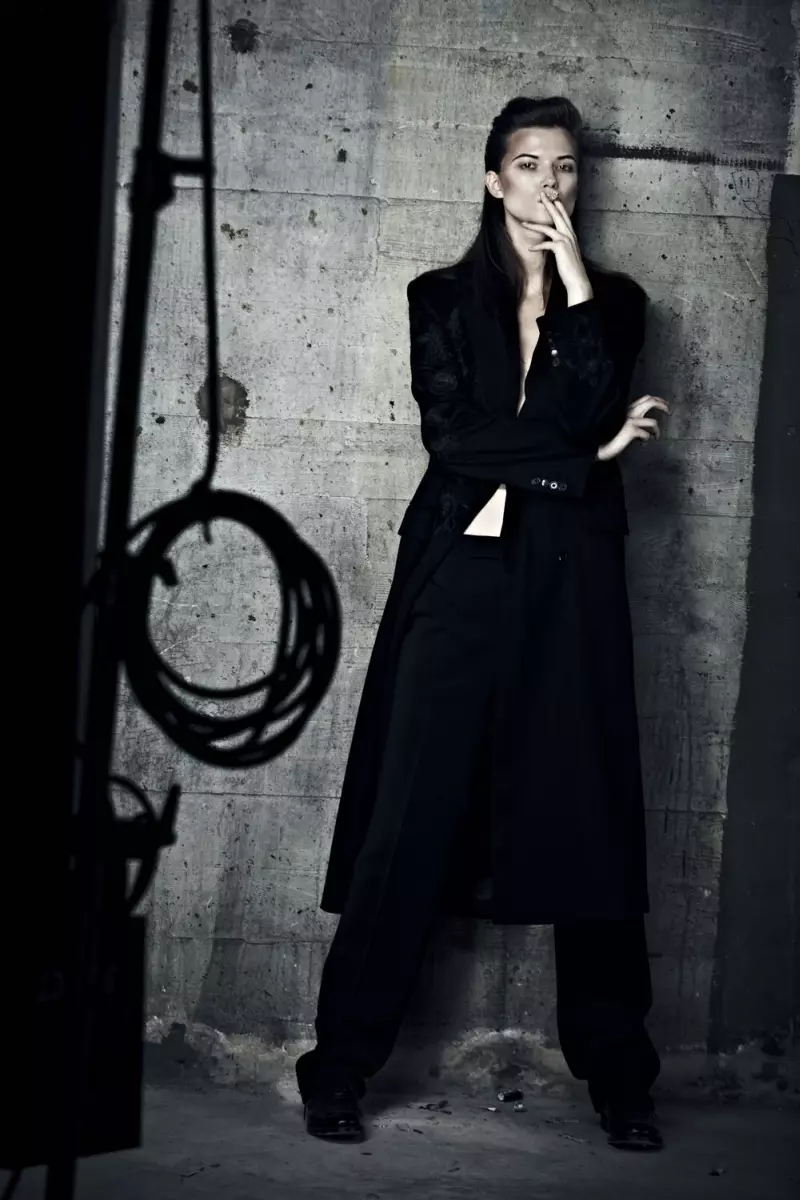 Kasia Struss Sports Menswear Inotarisa Hugh Lippe muKubuda kweMagazine F/W 2012