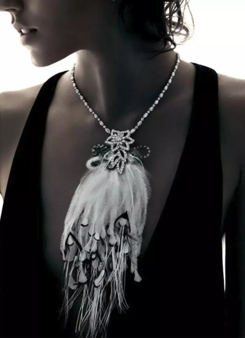 Freja Beha Erichsen brilla en la campaña navideña 2012 de Harry Winston por Patrick Demarchelier