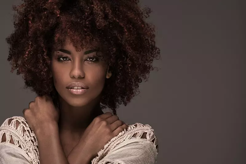 Sort Model Rød Krøllet Afro Hair Beauty