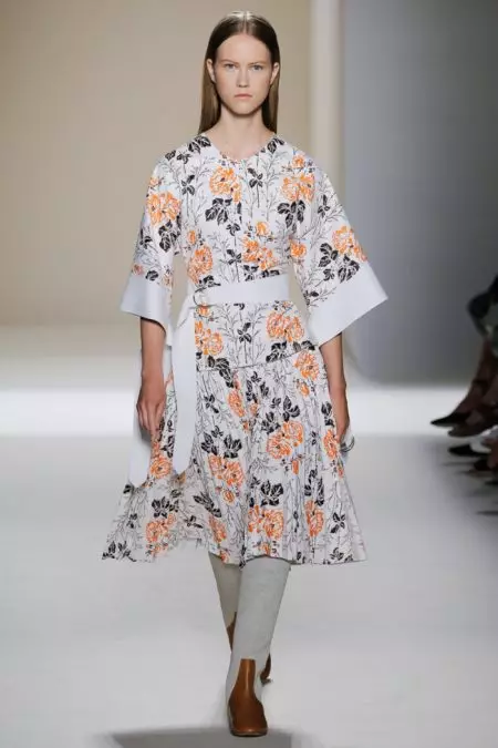 Gisul-ob ni Victoria Beckham ang Pajama Dressing para sa Spring '17