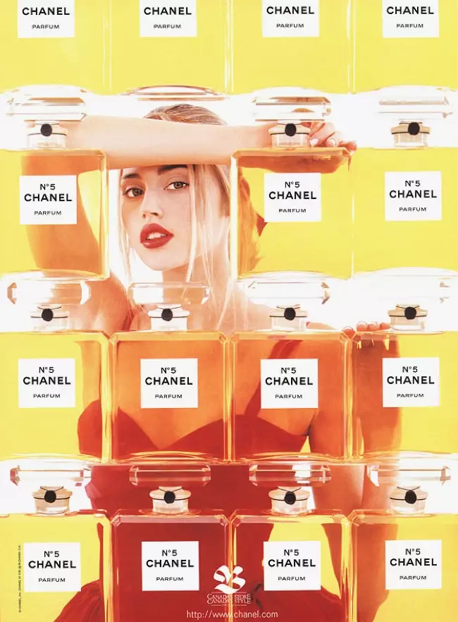 Estella Warren untuk Chanel No. 5 (1998)