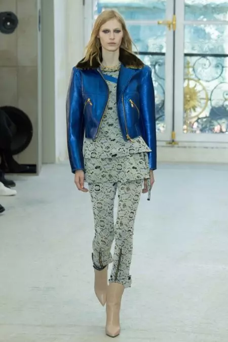 Louis Vuitton Inapata Vipengele vingi kwa Spring 2017