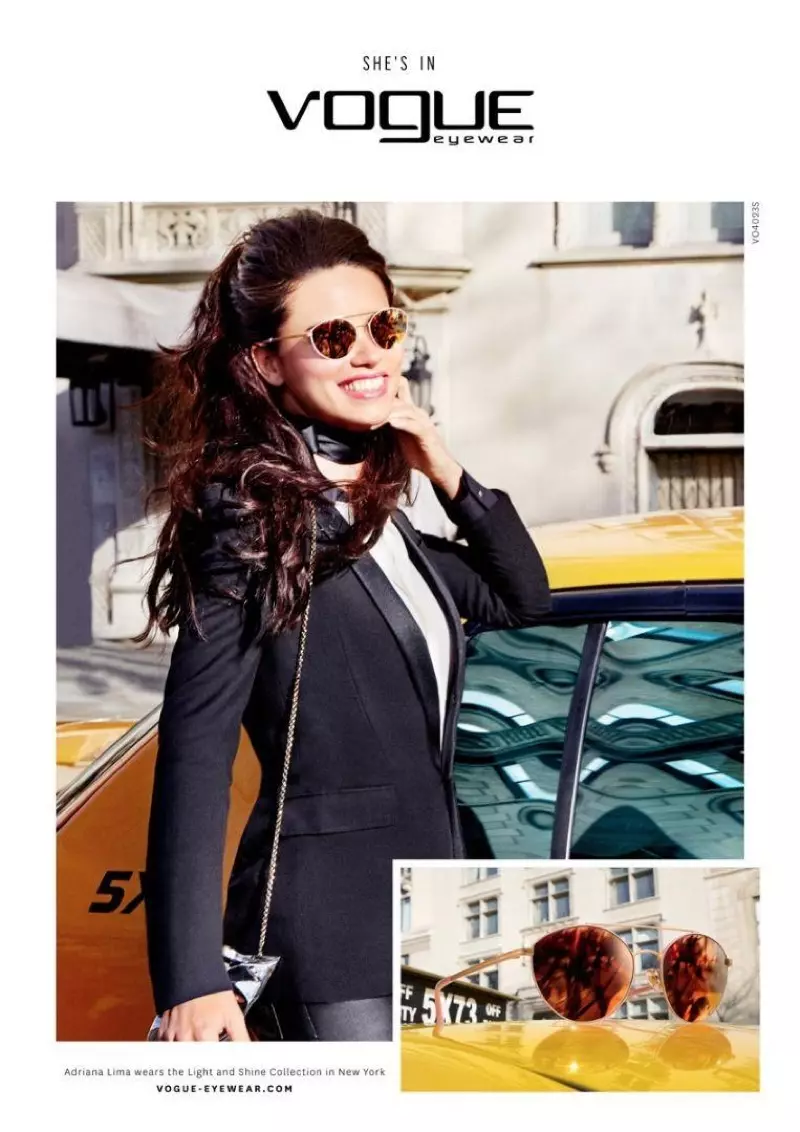 Adriana Lima is een en al glimlach in de Light and Shine-collectie van Vogue Eyewear