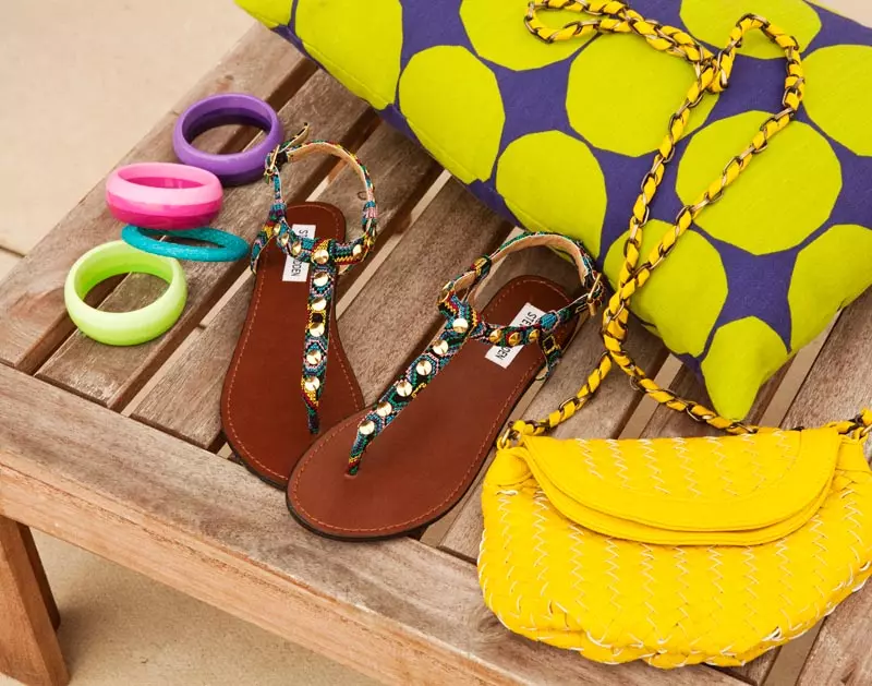 Ang Summer 2012 Trendbook ni Steve Madden ay Nagtatampok ng Kitschy, Retro Inspired Styles