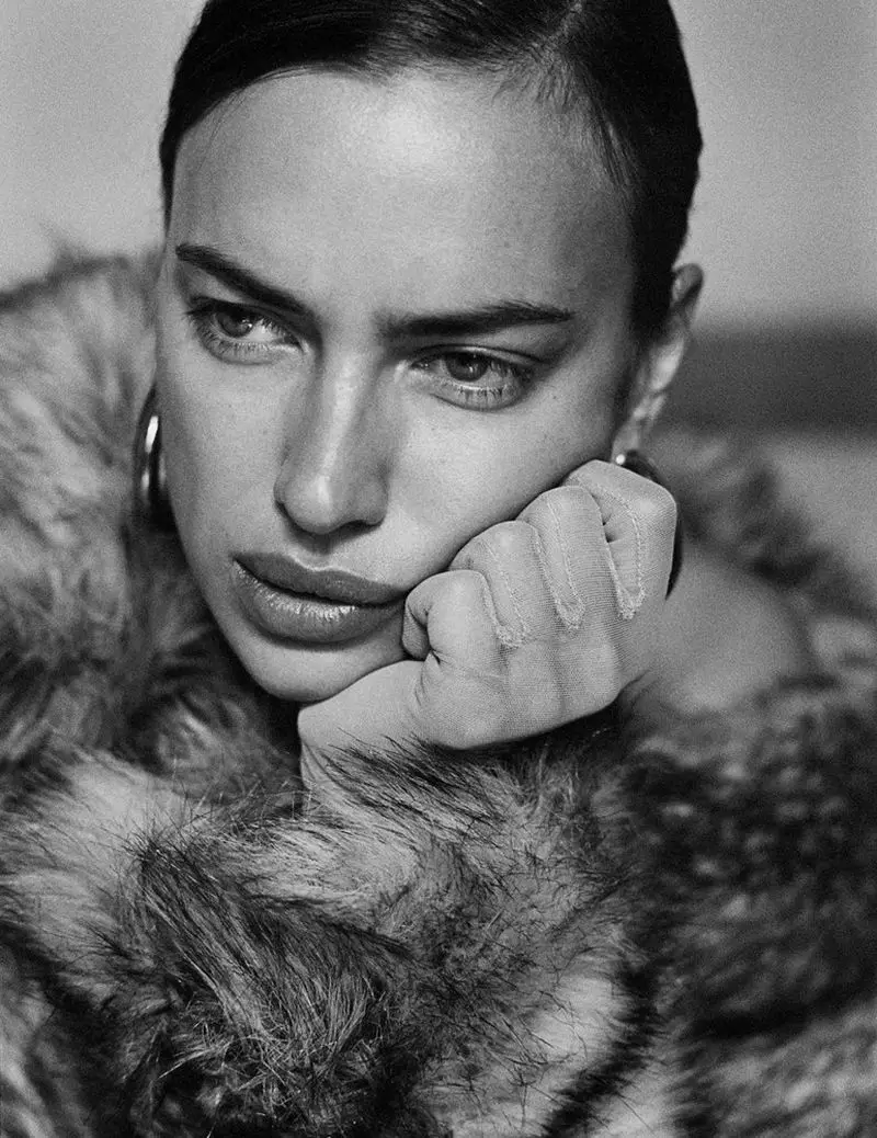 Irina Shayk xarma zuri-beltzean DSECTION-erako. Aldizkaria