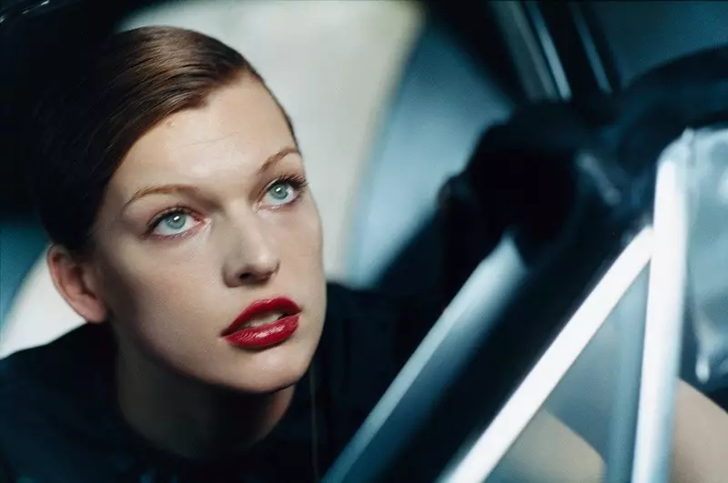 Milla Jovovich nke Peter Lindbergh dere