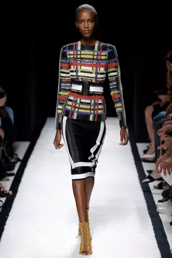 Balmain våren 2015: En linjär look