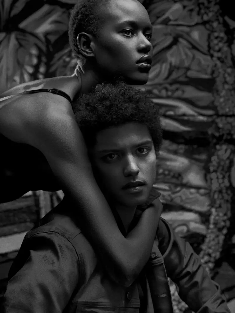 Ajak Deng kom naby Bruno Mars vir Flaunt Magazine deur Hunter & Gatti