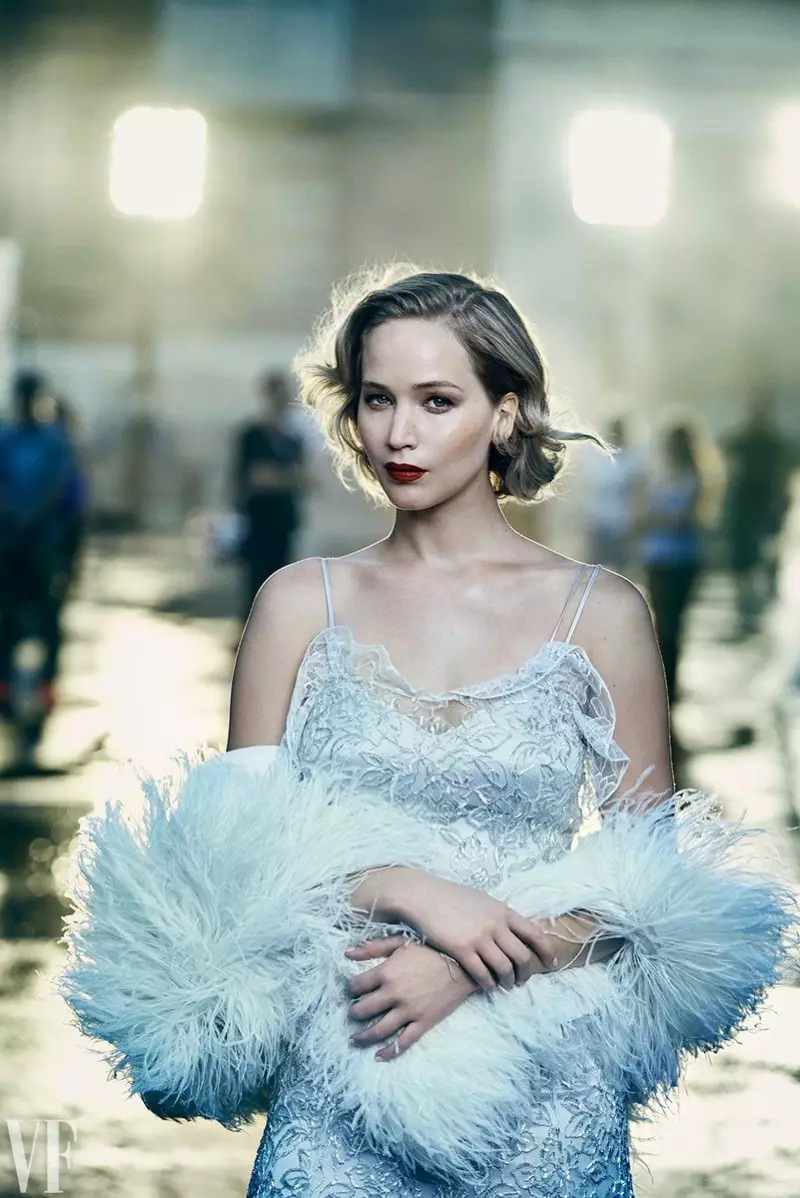 Jennifer Lawrence verblind in weelderige voorkoms vir Vanity Fair