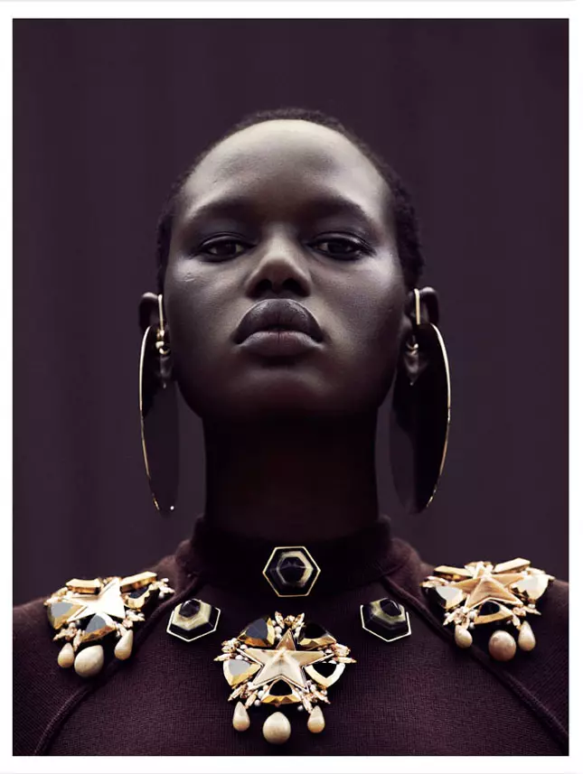 Ajak Deng es un Glamazon Futurista para la revista Obsession de Julia Noni