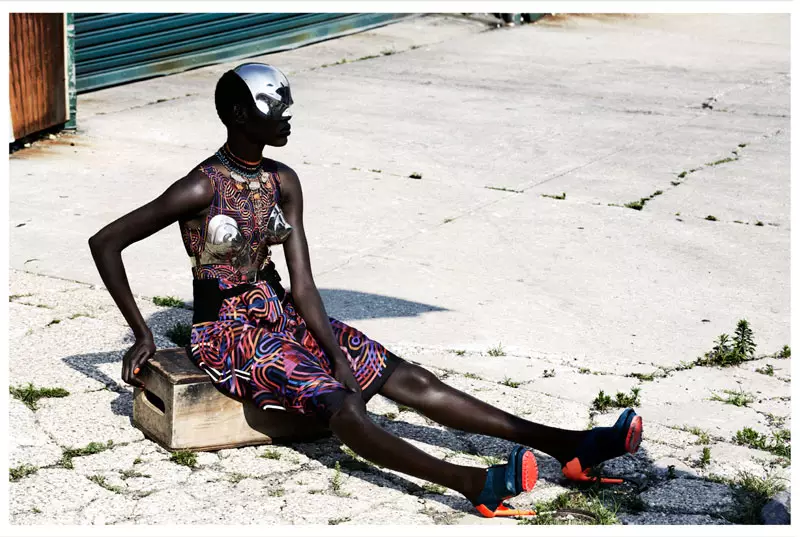 Ajak Deng es un Glamazon Futurista para la revista Obsession de Julia Noni