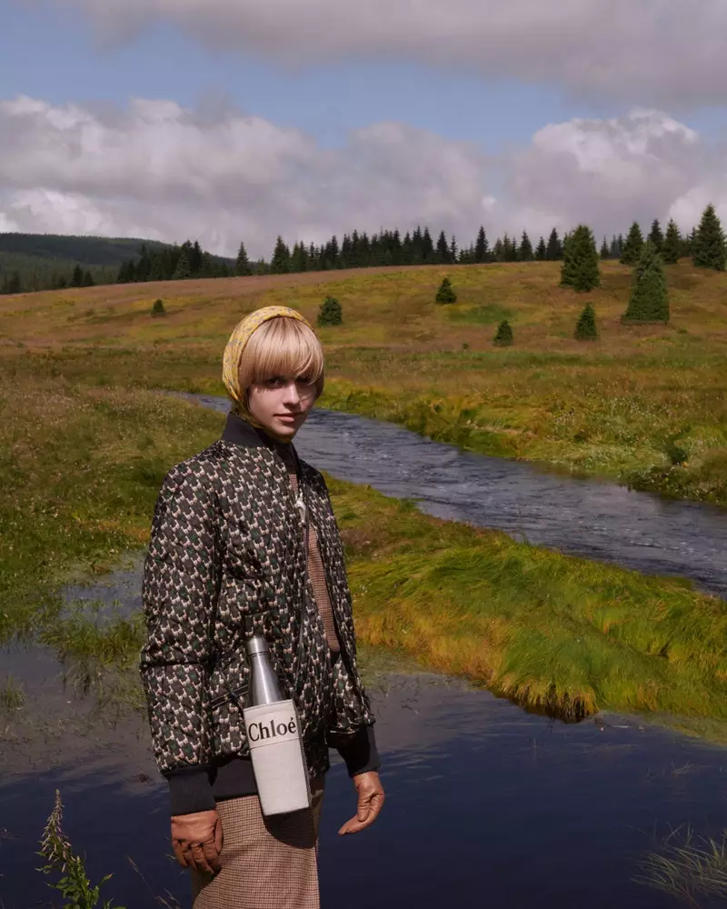 Քեսսիդի Փաթնամը աշնանային նորաձևությամբ կեցվածք է ընդունում Harper's Bazaar Czech-ի համար