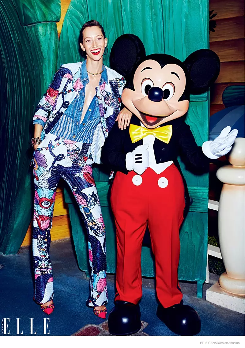 Alana Zimmer poserer i Disneyland for Elle Canadas forsidehistorie