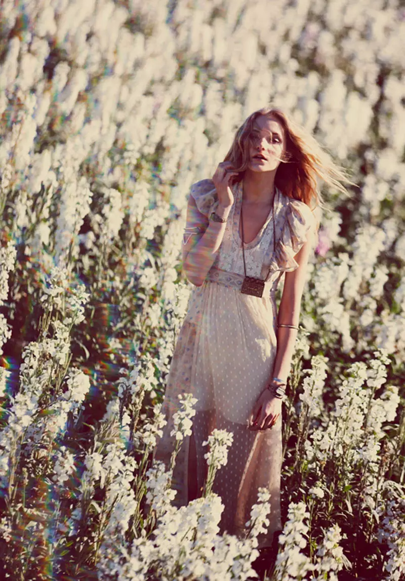 Free People pieskaras Flower Girls Fei Fei Sun, Martha Hunt, Alana Cimmer un Dorothea Barth Jorgensen marta Lookbook