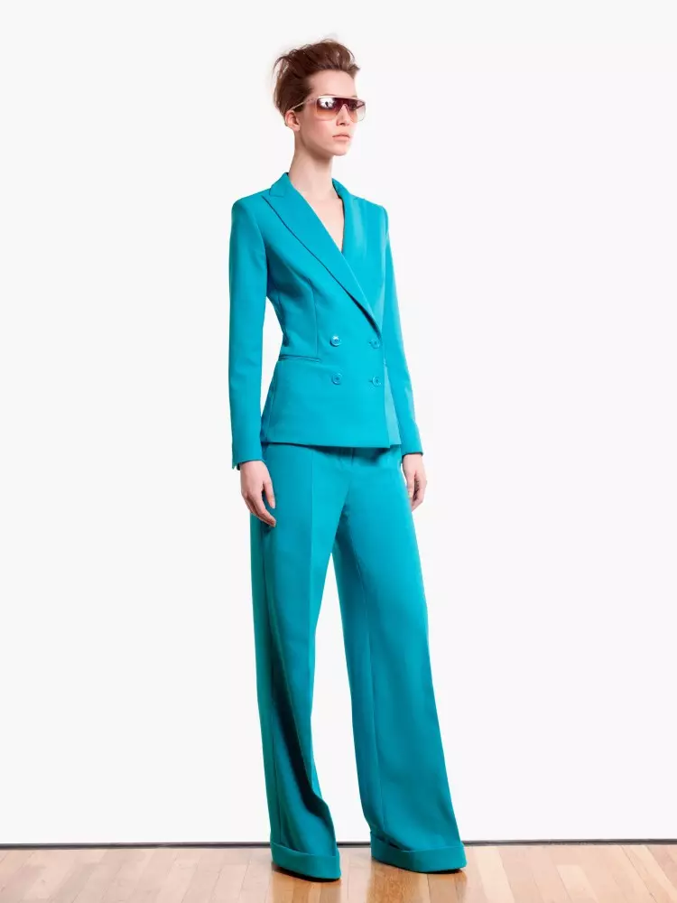 Max Mara weist iwwerdimensionéiert Eleganz fir seng Pre-Fall 2013 Kollektioun