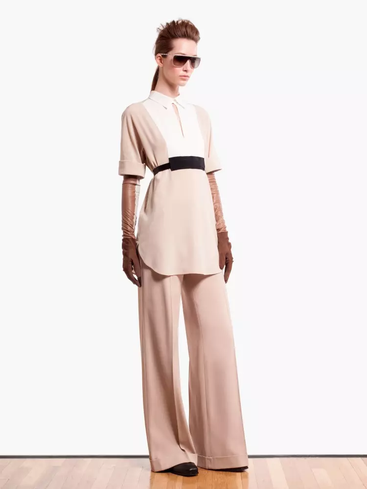 Max Mara Showcases Oversized Elegance rau nws Pre-Fall 2013 Sau