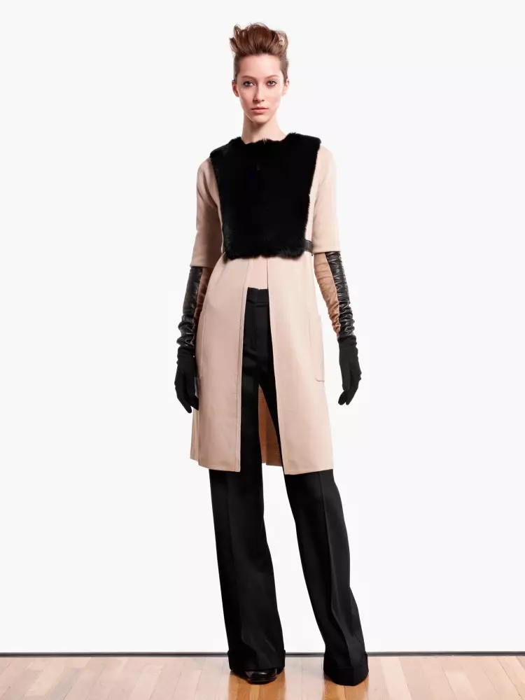 Max Mara Showcases Oversized Elegance rau nws Pre-Fall 2013 Sau