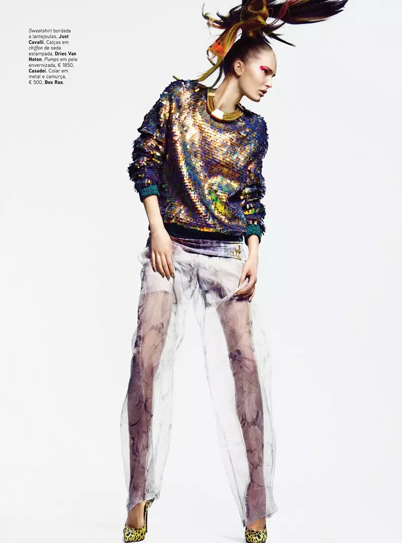 Alla Kostromicheva Has a Color Blast fir Vogue Portugal Mee 2013 vum Kevin Sinclair