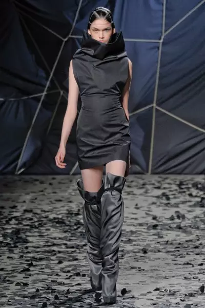 Gareth Pugh Fall 2012 | ပဲရစ်ဖက်ရှင်ရက်သတ္တပတ်